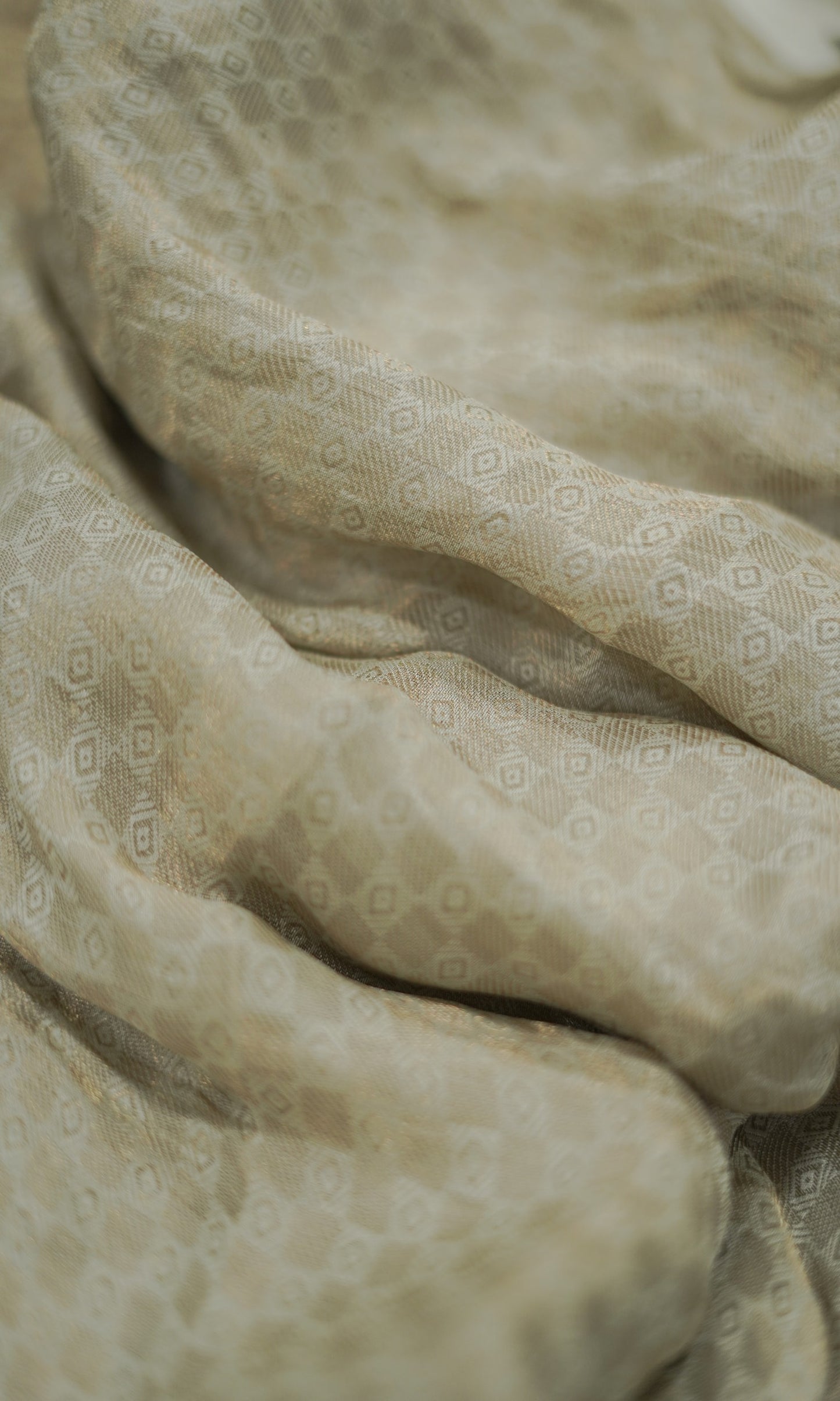 FABRIC: BANARASI GEORGET ZARI BROCADE