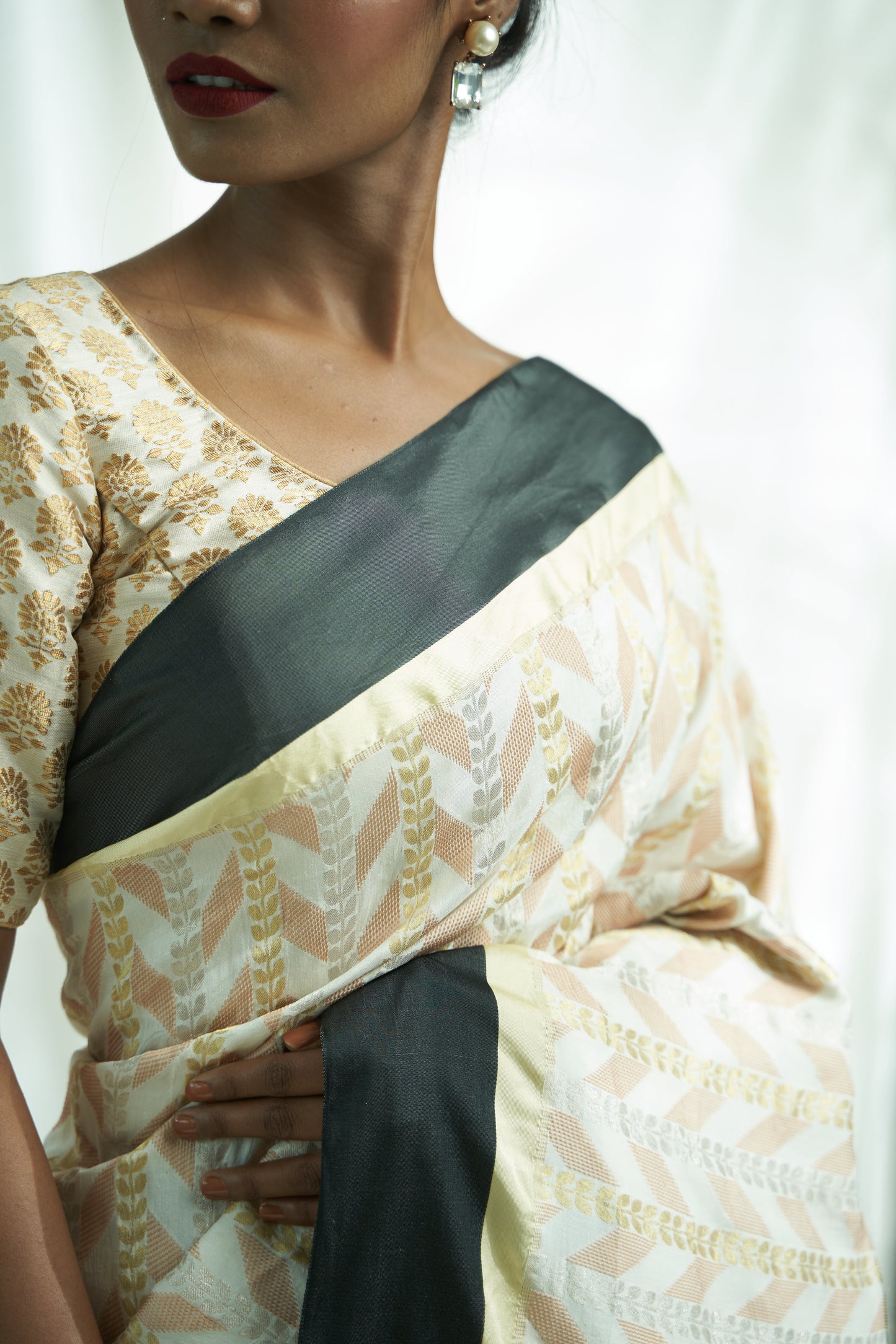 'Shashi' Off-White Pure Munga Silk Saree