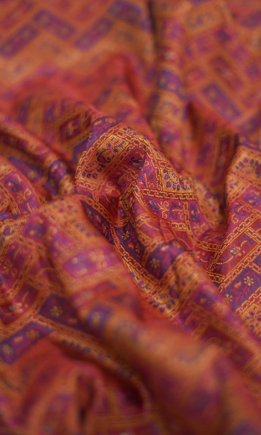 FABRIC: BANARASI TEHRA RESHAM JAMEWAR