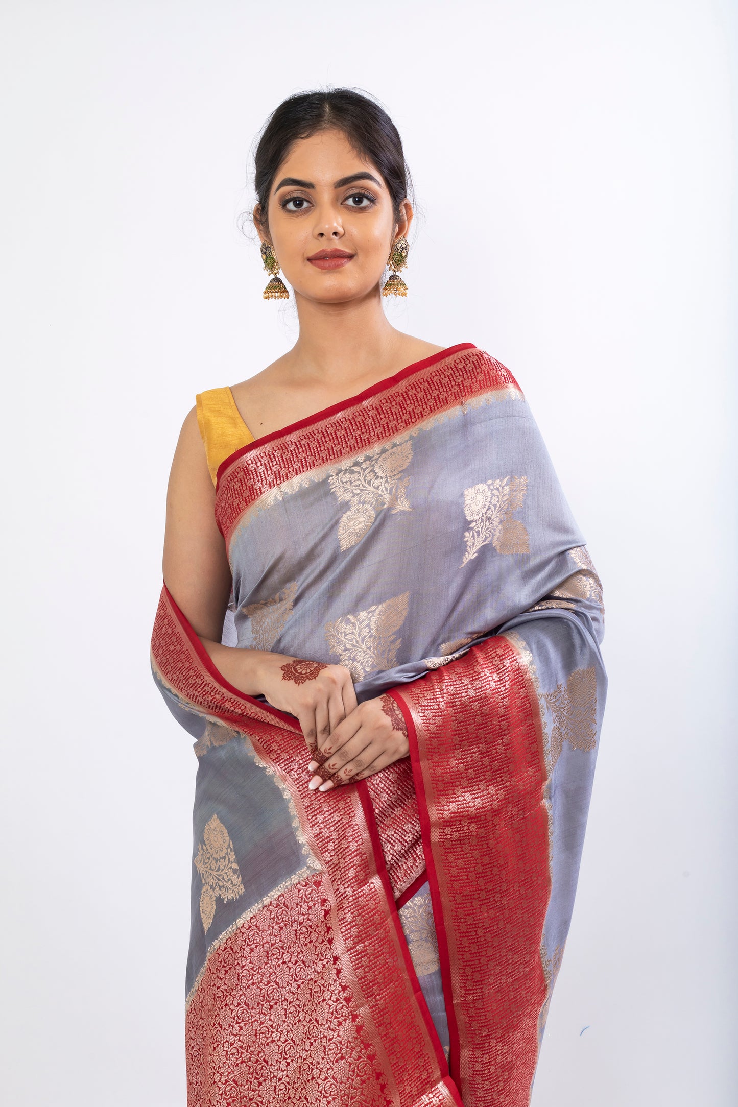 Grey Chiniya Silk Saree with buta and contrast border